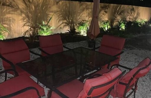 South Sarasota House | Newly Remodeled 3bd/3bh | 10 mins to the Beach