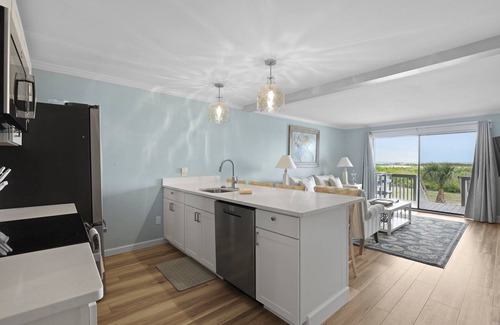 Saint Helena Island Condo | Newly Renovated! The Salty Breeze - Ocean Front 2 Bedroom