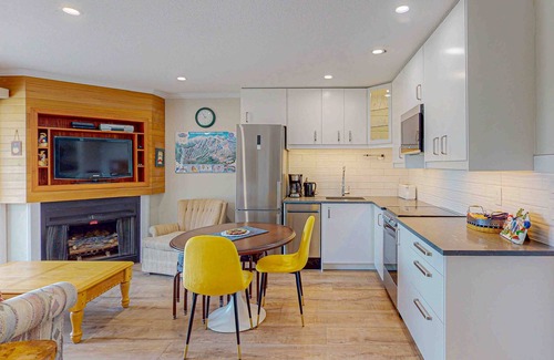 Big White Ski Resort Condo | Newly renovated condo slope-side on Perfection ski run w/shared pool & hot tub