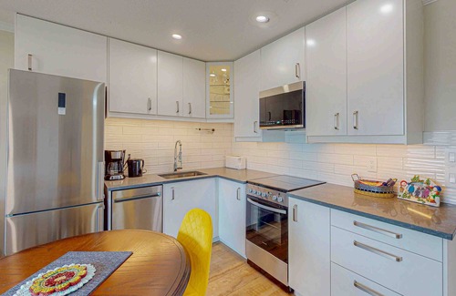 Big White Ski Resort Condo | Newly renovated condo slope-side on Perfection ski run w/shared pool & hot tub