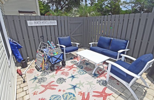Crescent Beach Villa | Newly Renovated 2BR Villa l Pool Access l Close to Beach