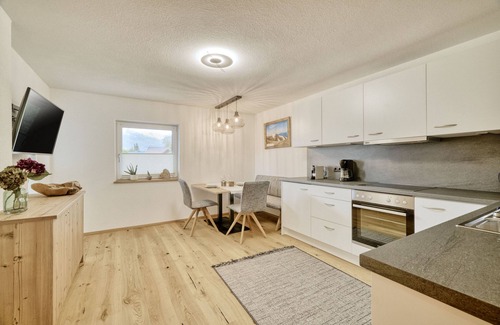 Stanz bei Landeck House | Newly renovated apartment with balcony Top 3
