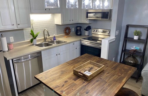 Thomas Drive Condo | Newly Renovated Beach Condo