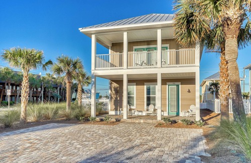 Biltmore Beach House | Newly-Renovated Beach Home with Private Pool Quick Beach Access! Slps 16