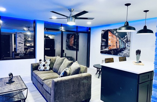 Downtown Tulsa Condo | Newly Renovate Stylish Condo with a City View