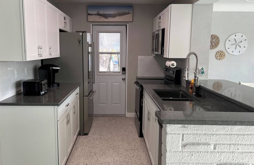 Fort Myers Beach Cottage | Newly Renovated Cottage - Steps away from beach