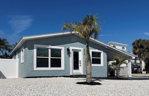 Fort Myers Beach Cottage | Newly Renovated Cottage - Steps away from beach