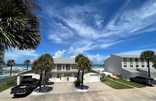 New Smyrna Beach House | Newly renovated townhouse steps from the beach and pool