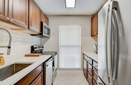 Florida North Atlantic Coast Condo | Newly Renovated 1 King Bed Condo, Your All-Inclusive Travel Haven
