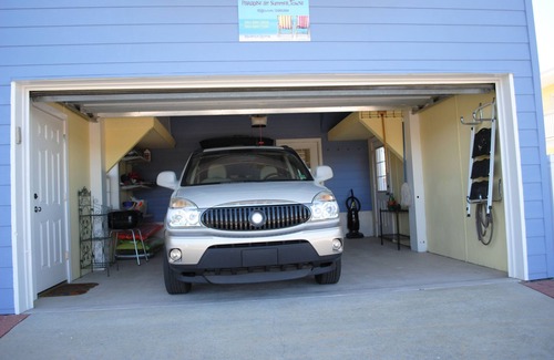 Lullwater Beach Cottage | Newly renovated cottage! Hear the ocean waves and gulf views from your deck!