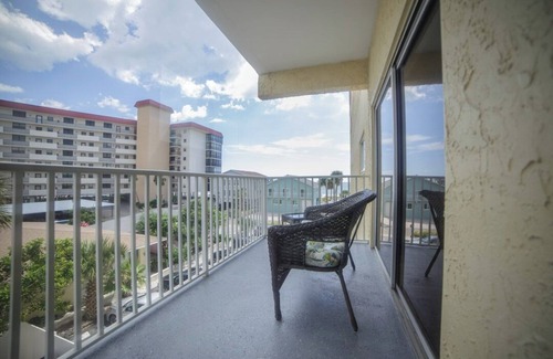 St. Petersburg - Clearwater Condo | NEWLY RENOVATED! Beach Condo with Luxury Amenities