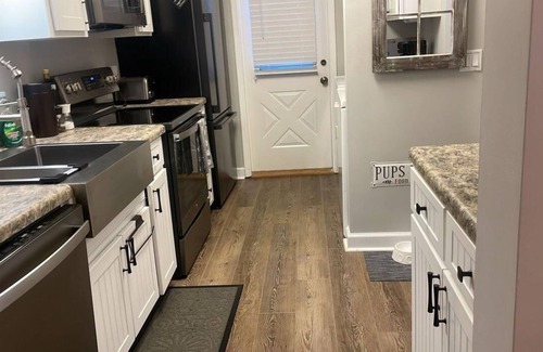 Saint Simons Island Condo | NEWLY RENOVATED Island Condo- All new kitchen, floors, upgrades and appliances