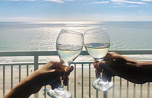 Myrtle Beach Condo | Newly renovated 15th floor Direct Oceanfront Condo