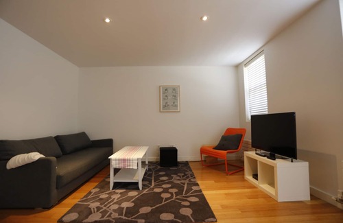 Park Slope House | Newly Renovated 1BR+ In Park Slope