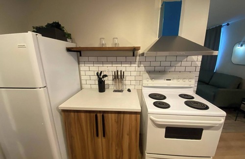 Southwest Edmonton House | Newly Renovated 1br1ba With Asian Style Tea Room
