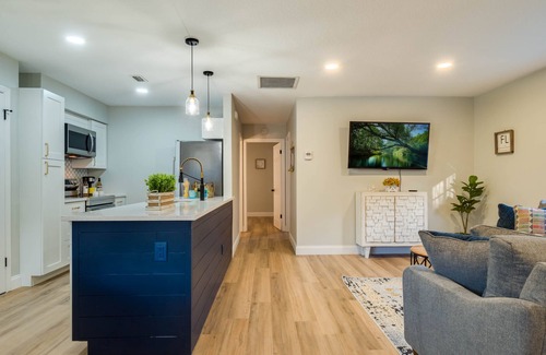Orlando House | Newly renovated 2 Bed, 2bath home with private fenced in backyard.