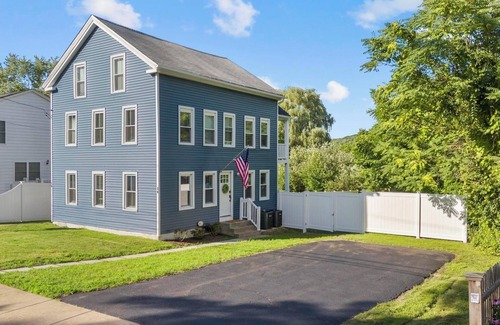 Tariffville Apartment | Newly Renovated 2 Bedroom in Heart of Tariffville