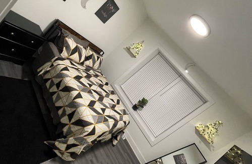 Midtown Apartment | Newly Renovated 2-Bedroom Oasis in the Heart of Midtwn/Downtwn Detroit w/theater
