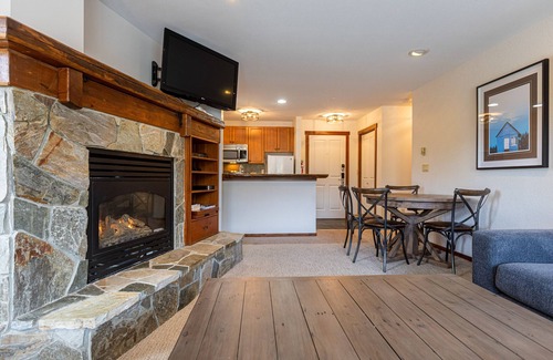 East Kootenay Condo | Newly Renovated 2 Bedroom Ski In/Out l Sleeps 5 Adults