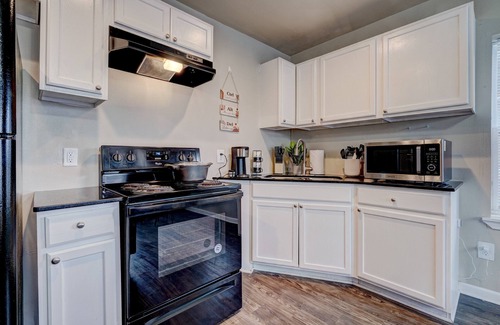 Central Oklahoma City Apartment | Newly Renovated 2 Bed Condo! Minutes away from the heart of Oklahoma City