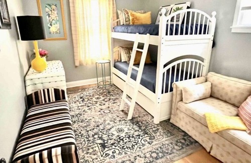 Beechmont House | Newly Renovated 3-Bedroom Beechmont Home