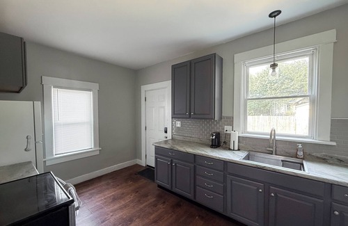 Dayton House | Newly Renovated 3 Bedroom, Near Campus!
