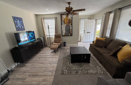 Kenner - Louis Armstrong International Airport House | Newly renovated 3 bedroom home with 1 full bathroom