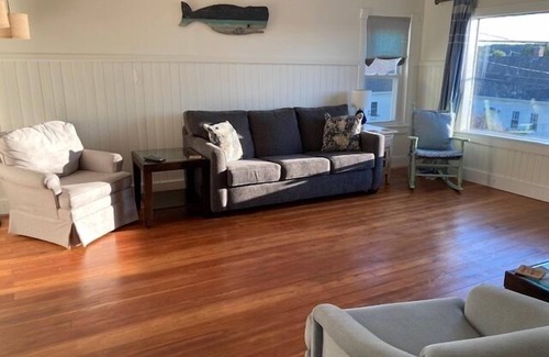 Pemaquid Beach Apartment | Newly Renovated 3 BR 2 BA walking distance to Pemaquid Beaches