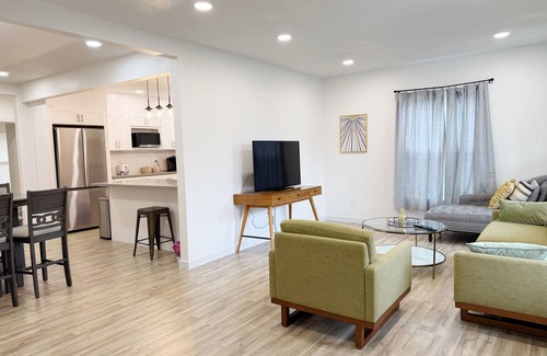 Mount Baker Condo | Newly renovated 3B2B main home with yard, AC in lovely Seattle Mt Baker