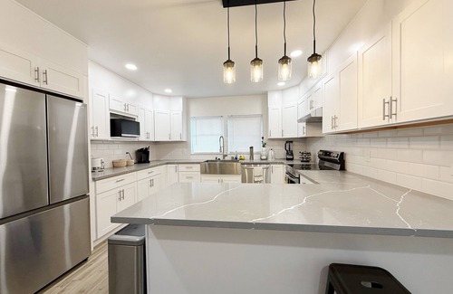 Mount Baker Condo | Newly renovated 3B2B main home with yard, AC in lovely Seattle Mt Baker
