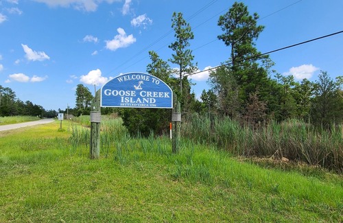 Hobucken House | Newly Renovated 3bed/2bath Pet Friendly Home on Goose Creek Island