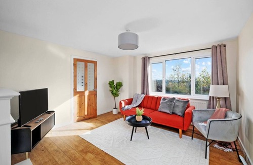 Plymouth House | Newly Renovated 3BR House Perfect for Contractors