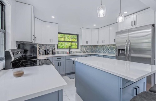 Saltaire House | Newly renovated 4 bed 2 bath close to bay and beach