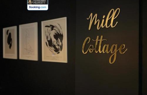 Leeds House | Newly Renovated 4BDR Cottage House By Homebird Property Management Short Lets & Serviced Accommodation Leeds With Private Parking & Netflix