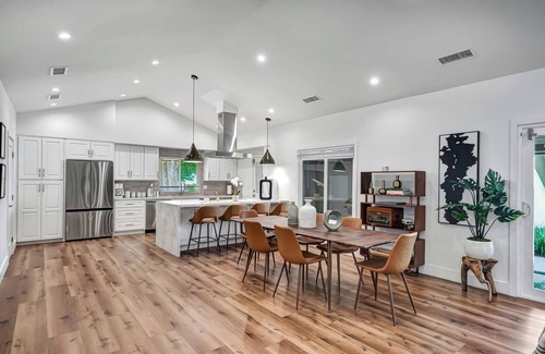 Woodland Hills House | Newly Renovated 4BR House W/Pool+Spa & Central!