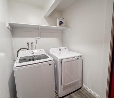 Kearns House | Newly Renovated 5 BR 3 Bth in SLC