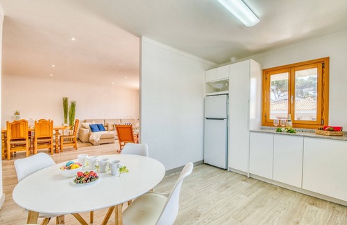Muro Apartment | Newly renovated 80 m from the beach.