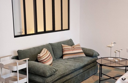 Portiragnes-Plage Apartment | Newly renovated air-conditioned apartment - only 100 m from the beach.