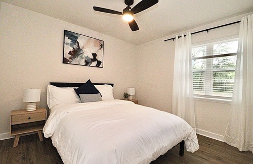Valdosta House | Newly Renovated and Furnished 3/1 Single Family Home