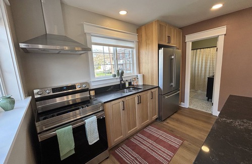 Ludlow Apartment | Newly Renovated Apartment - Minutes from Downtown