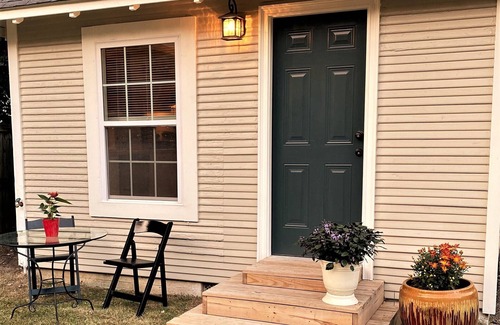 Midtown Apartment | Newly renovated backhouse in the heart of Memphis' historic Evergreen District.