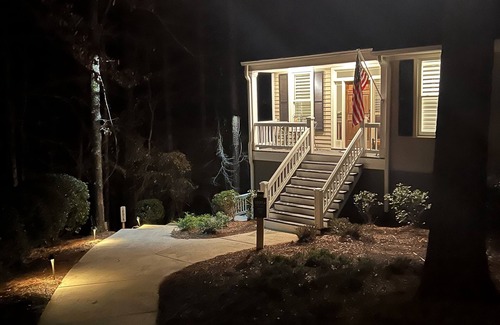 Lake Oconee Cottage | Newly Renovated, Beautifully Decorated, Lake Front in Reynolds