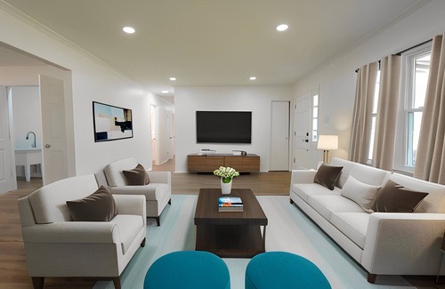 Versailles House | Newly Renovated Beauty on Half Acre with Full Basement & Wi Fi Enabled