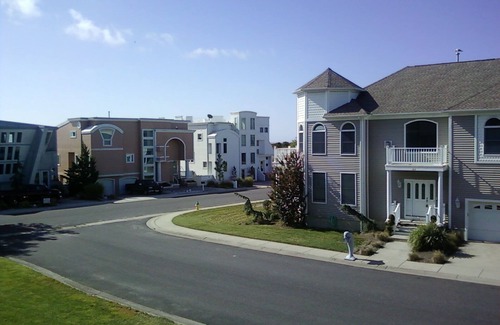 Southend Condo | Newly Renovated, Beautiful Oceanfront Condo, 5 mins to Atlantic City