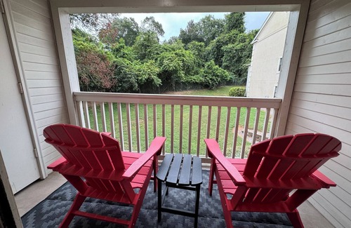 Athens House | Newly renovated, beautiful 2-bedroom Dawghouz townhome 1 mi to stadium in Athens