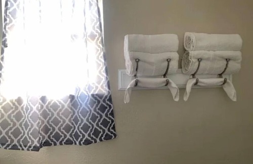 Yuma House | Newly Renovated Bungalow thats Located within Walking Distance of Martinez Lake!