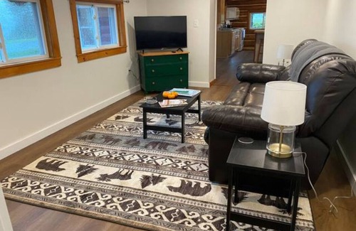 Stockholm Cabin | Newly renovated cabin at Madawaska Lake!