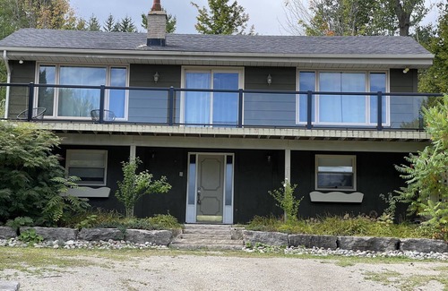 Kimberley Ski Chalet | Newly Renovated Chalet in Beaver Valley, close to many Ski Hills!