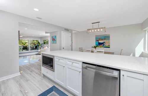 Sand Key House | NEWLY RENOVATED! Clearwater Beach Townhome ON WATER, 3 bed, 2.5 bath - RETREAT
