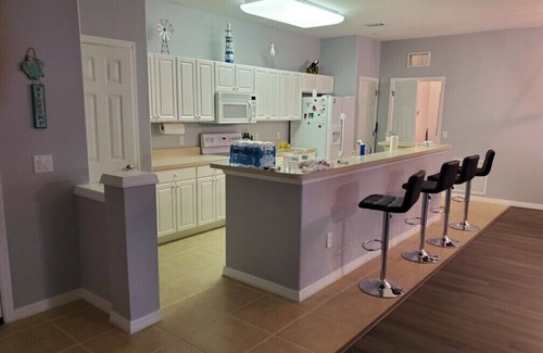 Majestic Palms Condo | Newly renovated condo close to beach